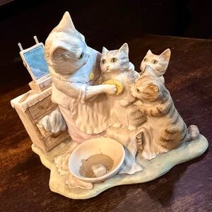 Beatrix Potter Border Fine Arts “This one is Moppet” cat with kittens figurine